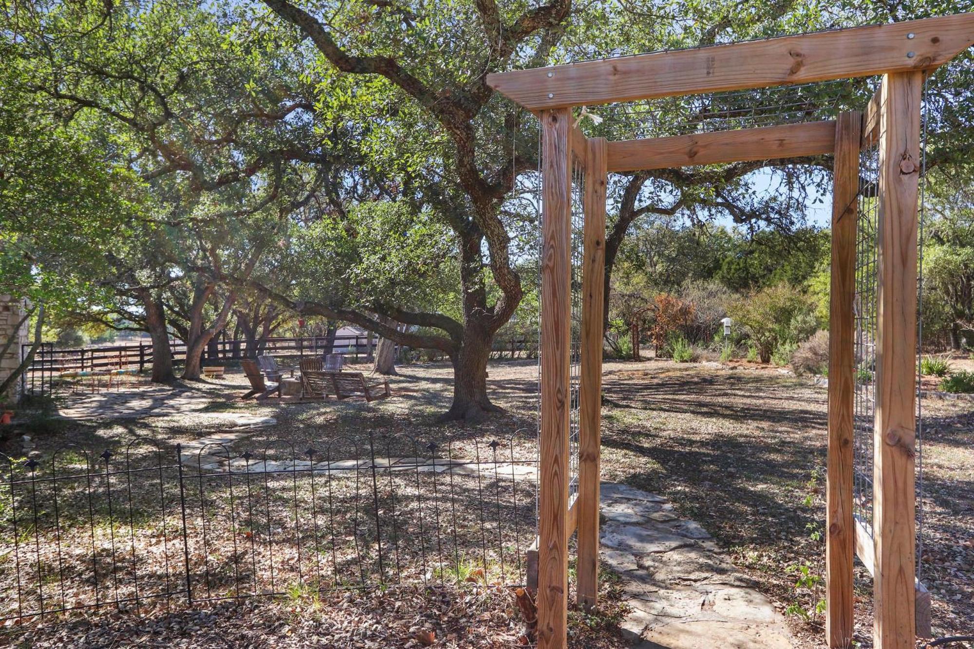 Red Donkey Cottage Wimberley Zewnętrze zdjęcie